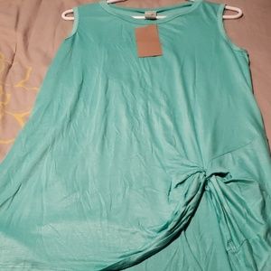 Sleeveless  lightweight  shirt